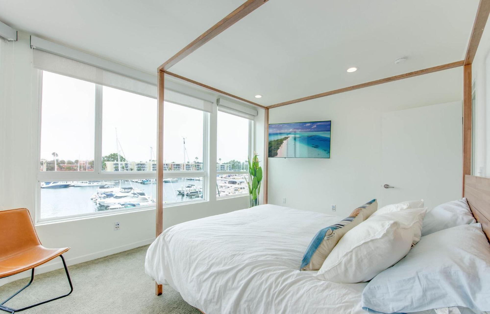 Wake Up On The Waters Edge Los Angeles
